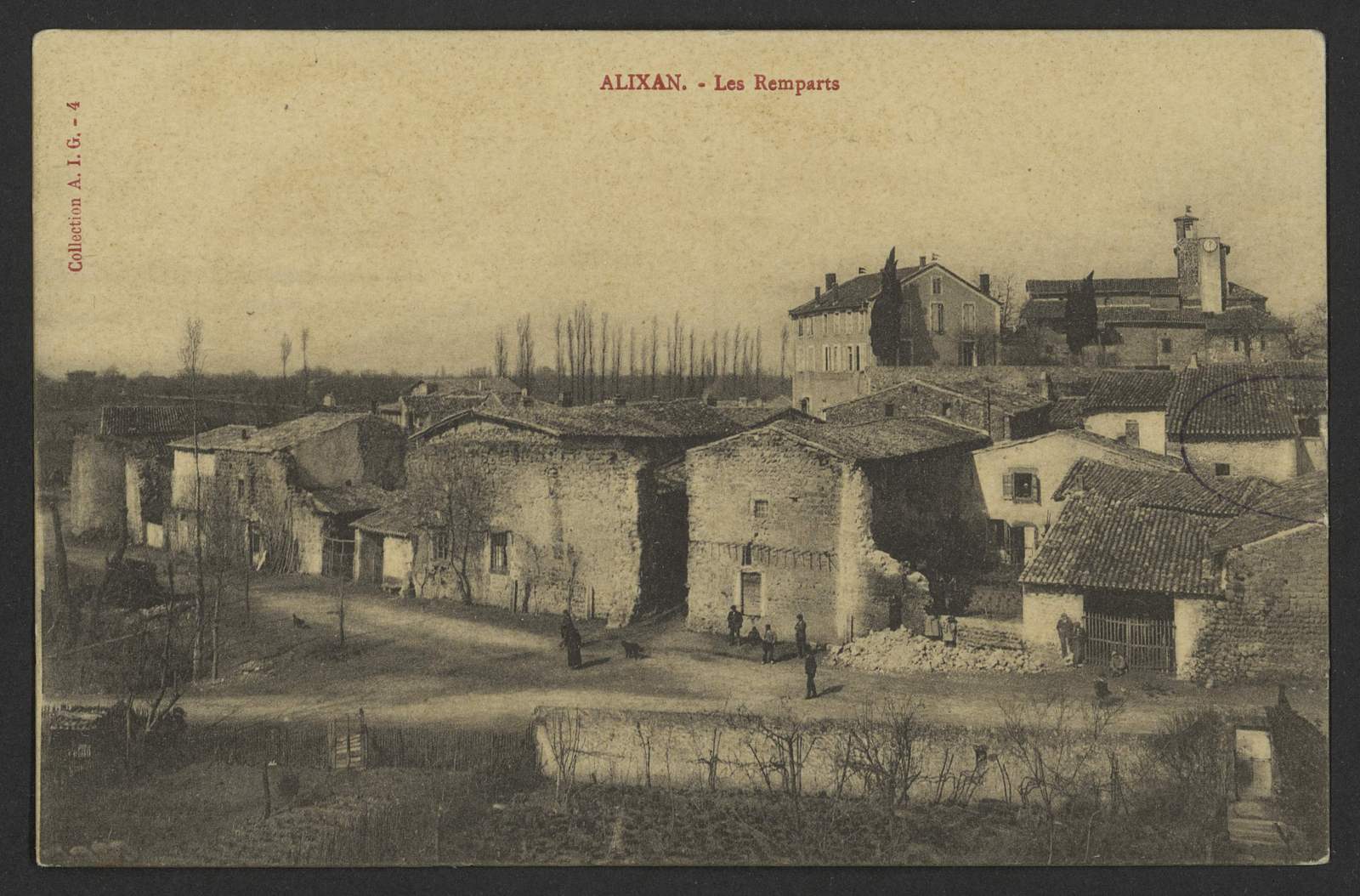 Les remparts d'Alixan vers 1900