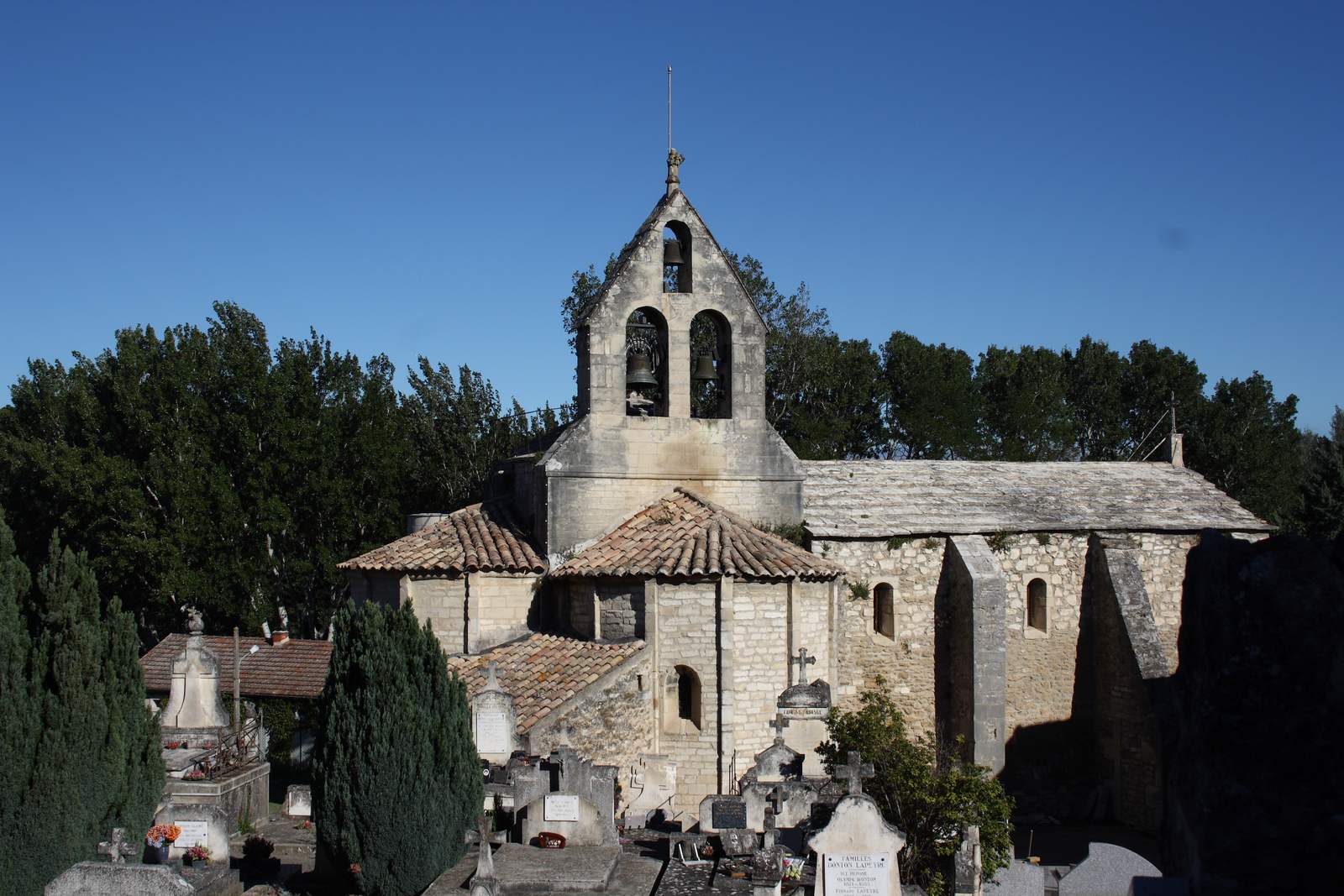 L'église Sainte-Croix de La Baume-de-Transit