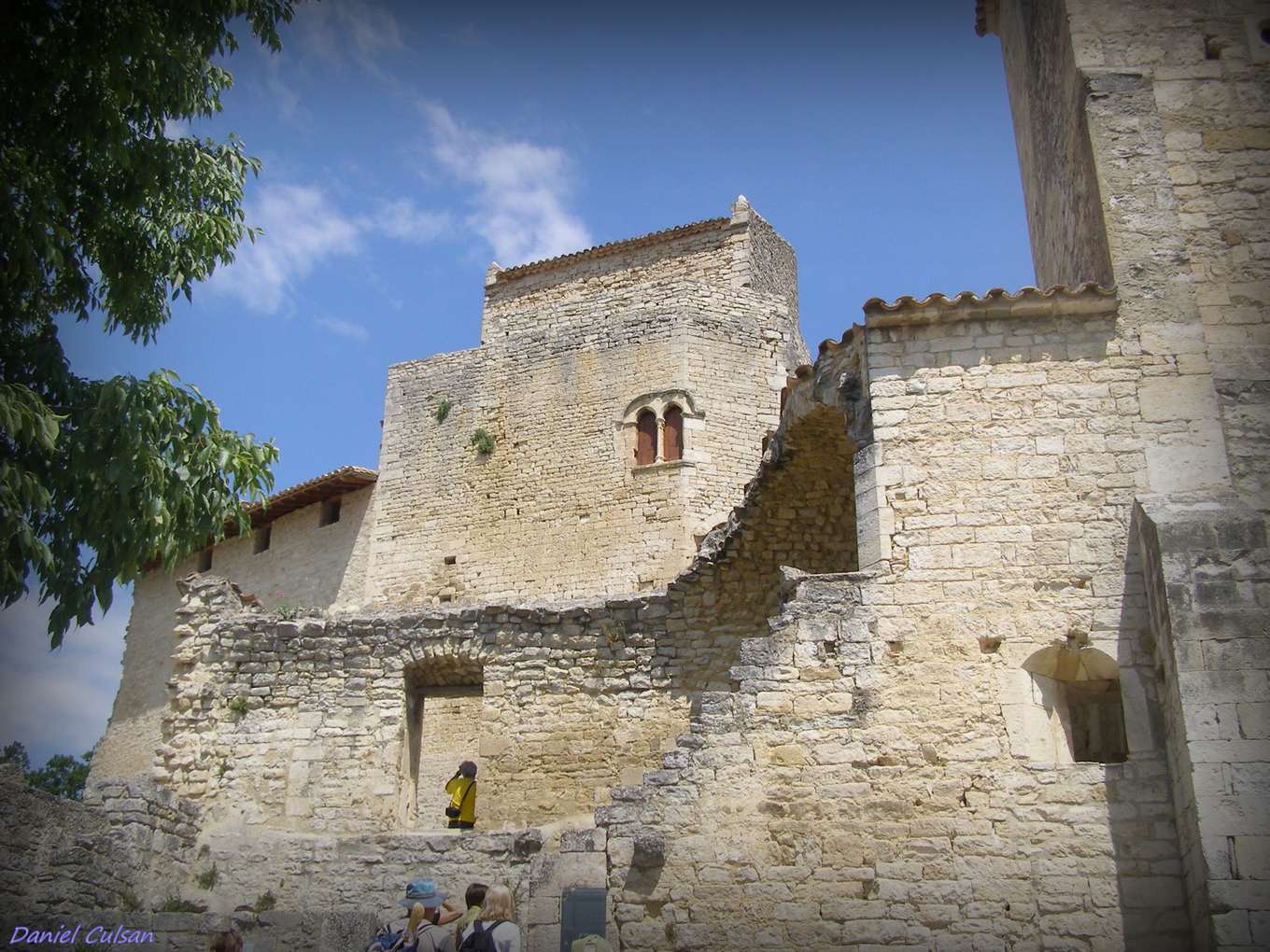 Le village fortifié du Poët-Laval