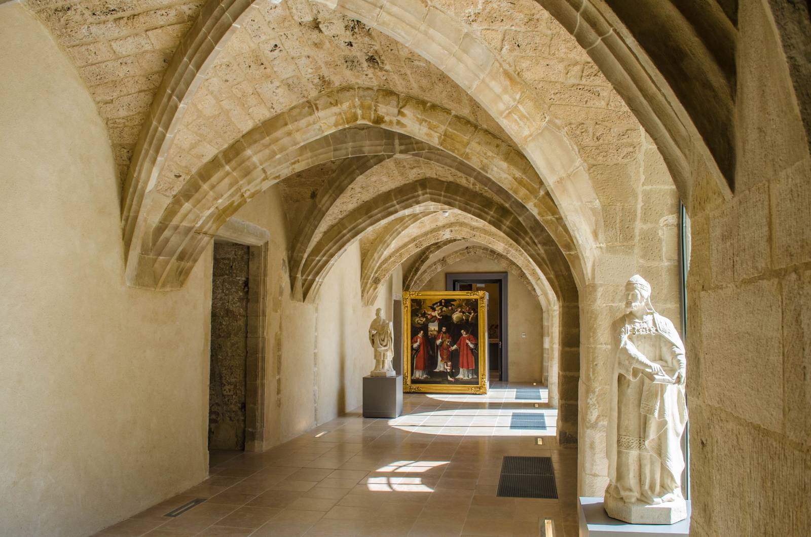 La galerie de l'ancien cloître au musée des beaux-arts de Valence
