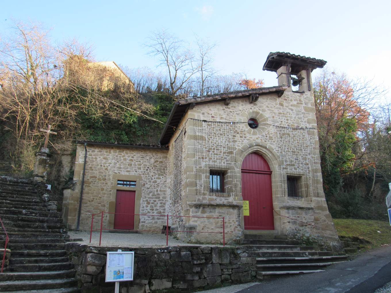 La chapelle Sainte-Croix, dans le village de Chantemerle-les-Blés