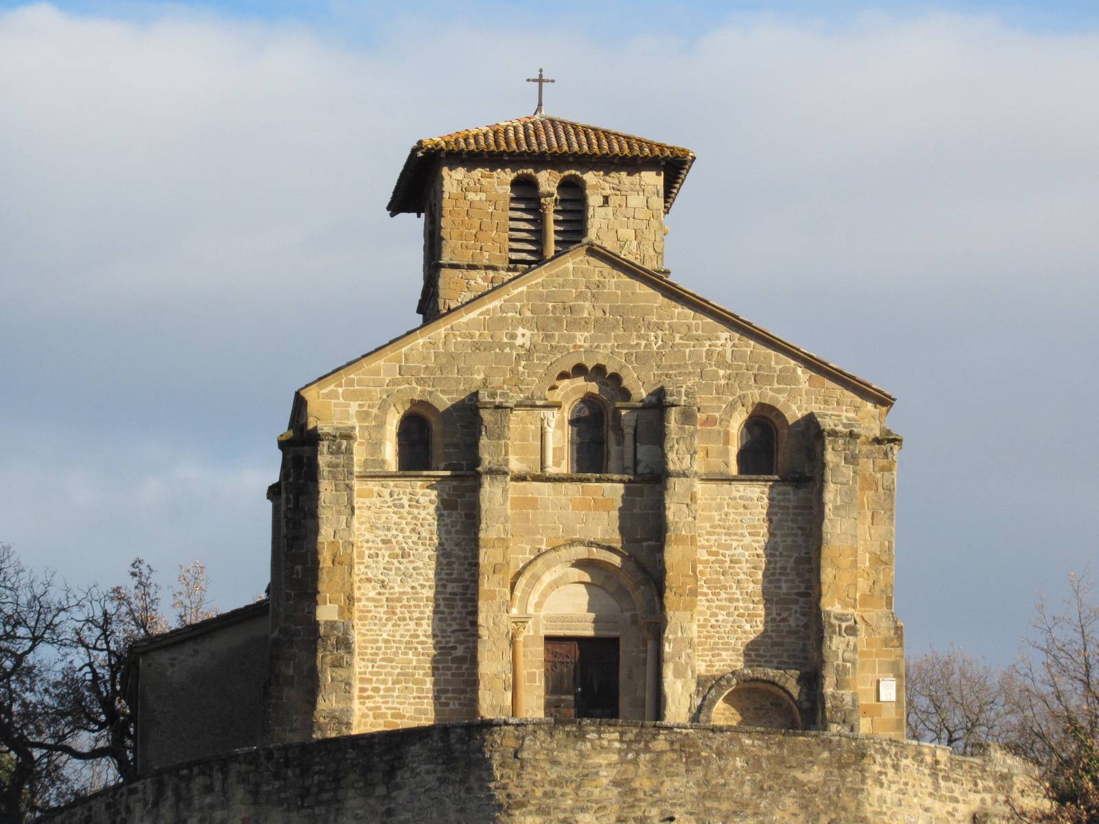 L'église romane Notre-Dame de Chantemerle-les-Blés