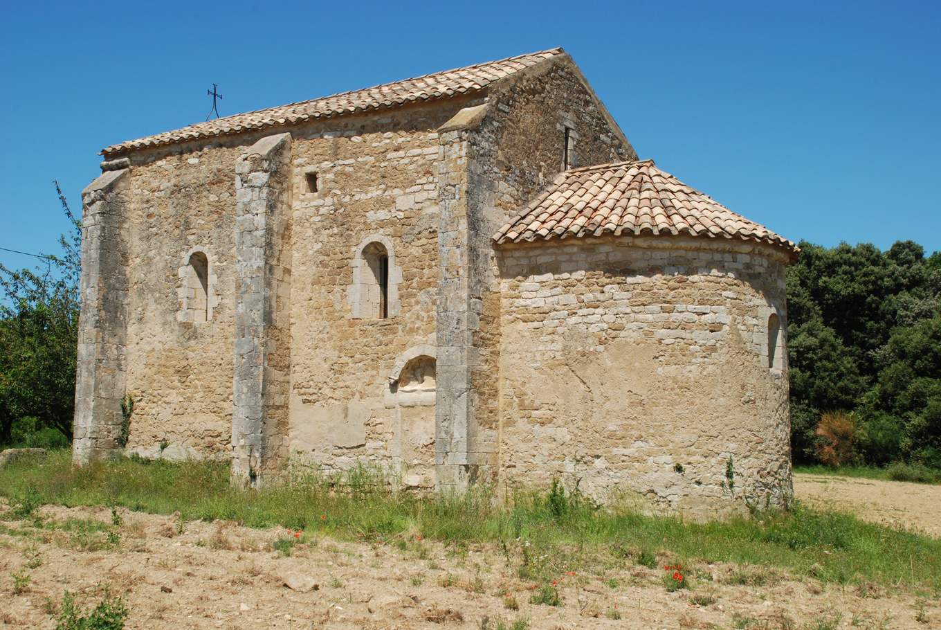 Vue de l'église Saint-Pierre-ès-Liens de Colonzelle