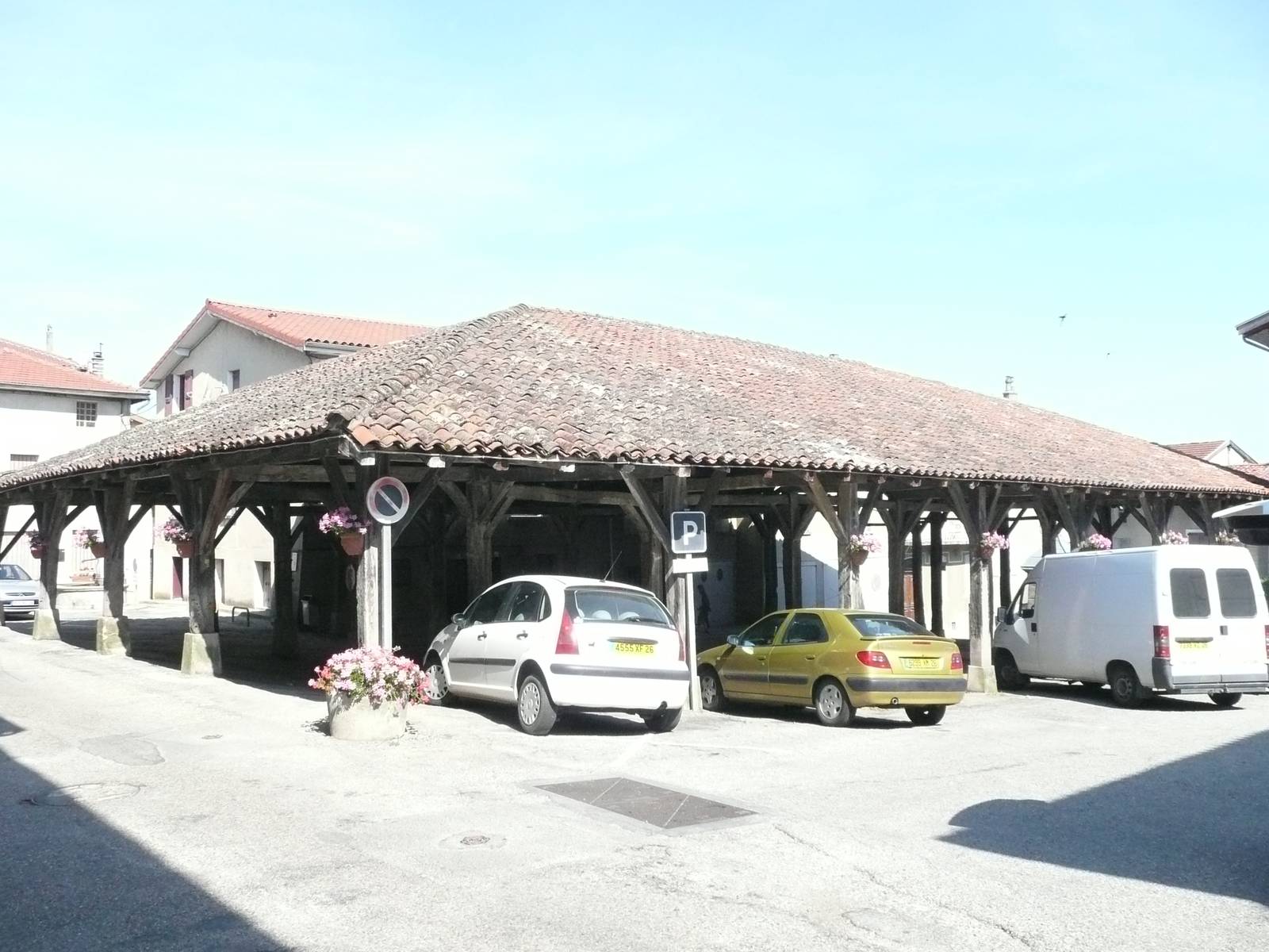 La halle médiévale du Grand-Serre dans la Drôme