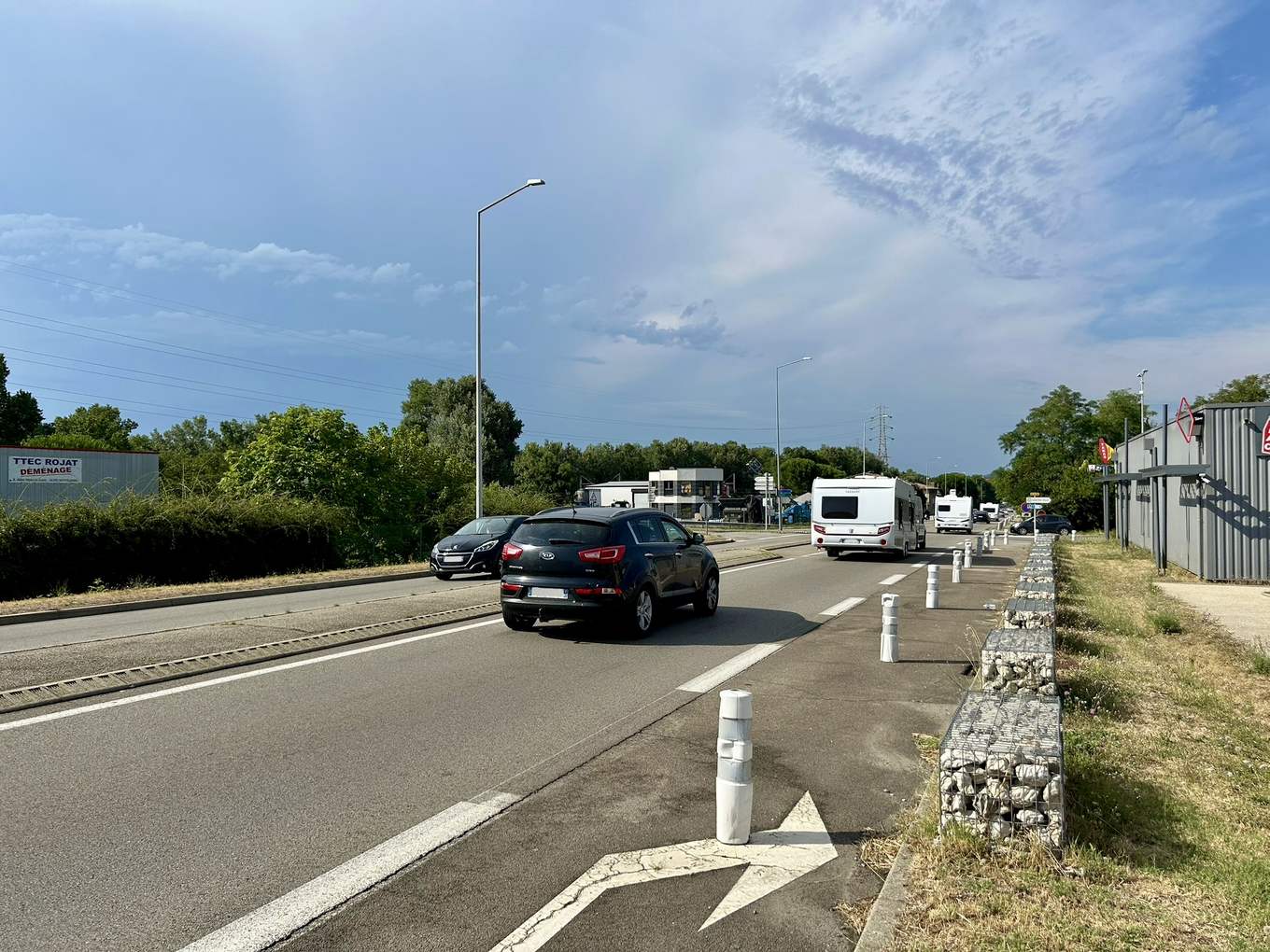 La RN7 traversant Les Tourrettes