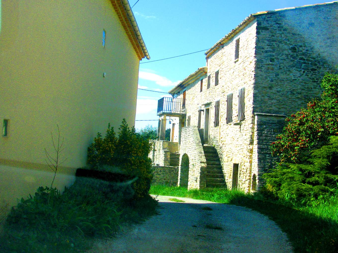 Une ruelle du village de Montbrison-sur-Lez