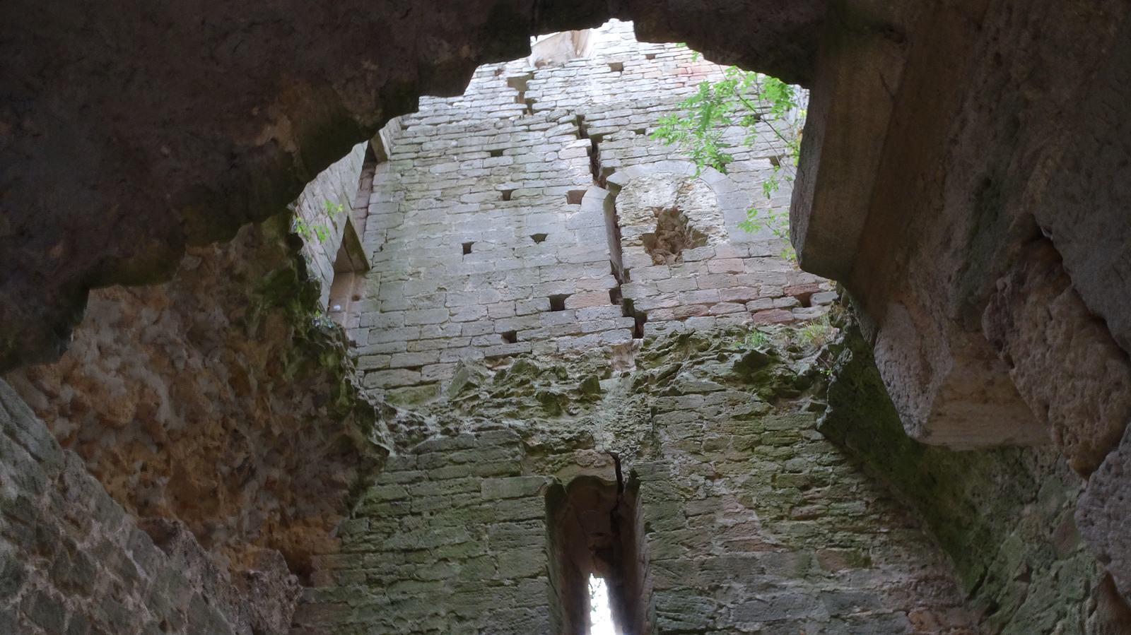 L'intérieur de la tour de Montmiral
