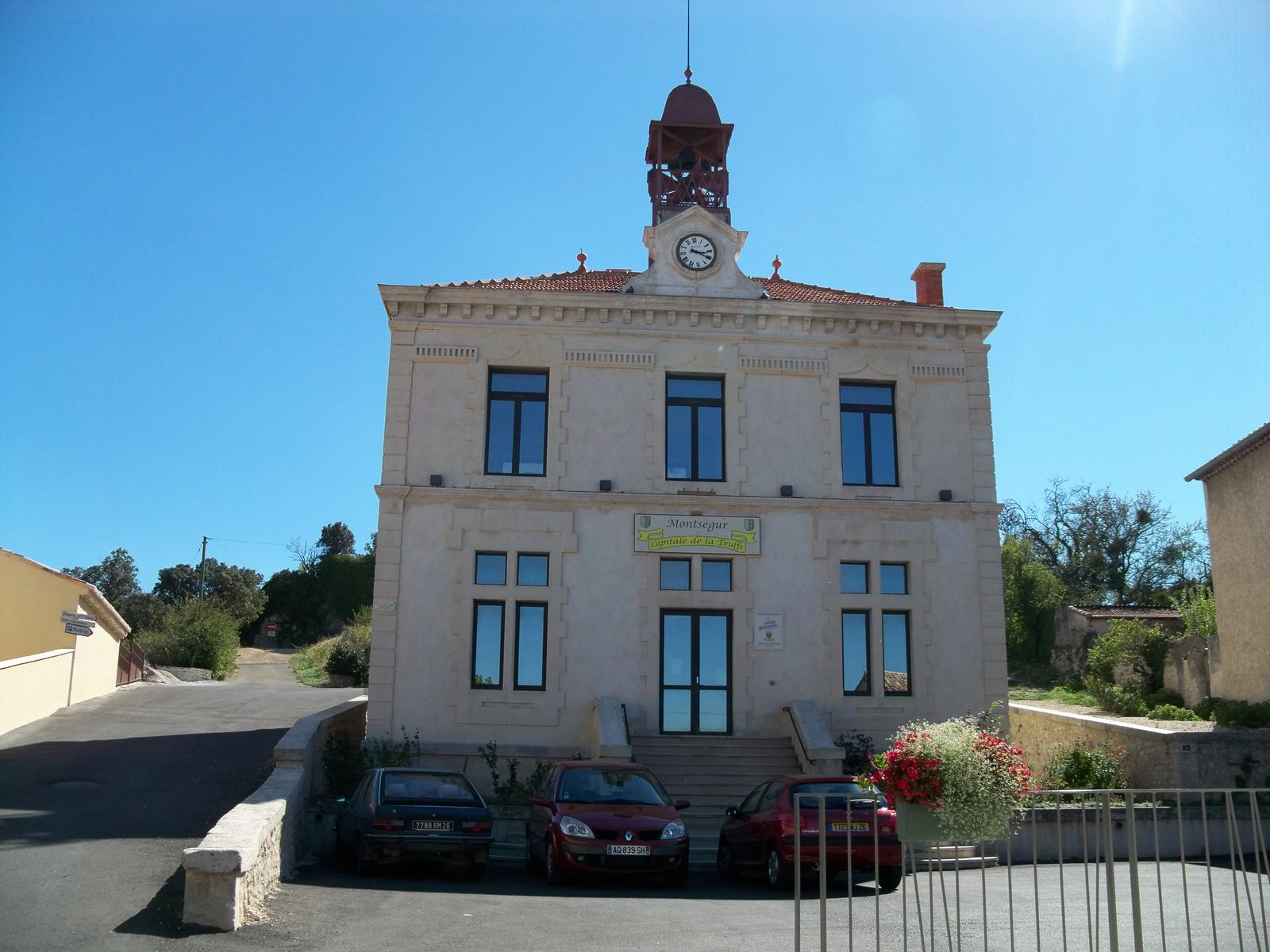 L'ancienne mairie de Montségur-sur-Lauzon