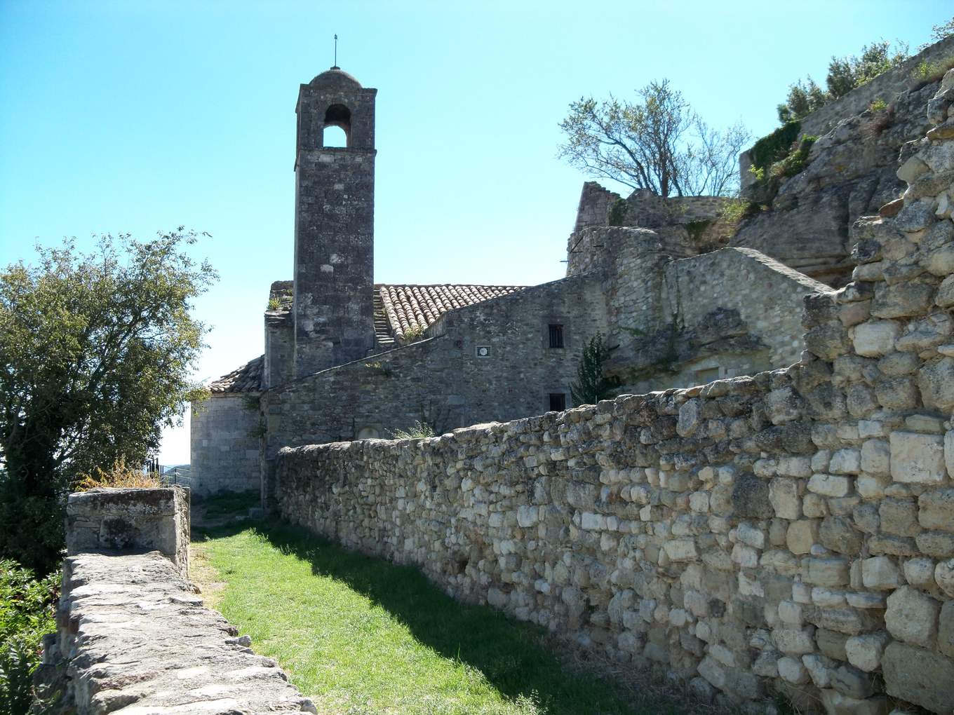 La chapelle Saint-Félix au vieux village de Montségur-sur-Lauzon