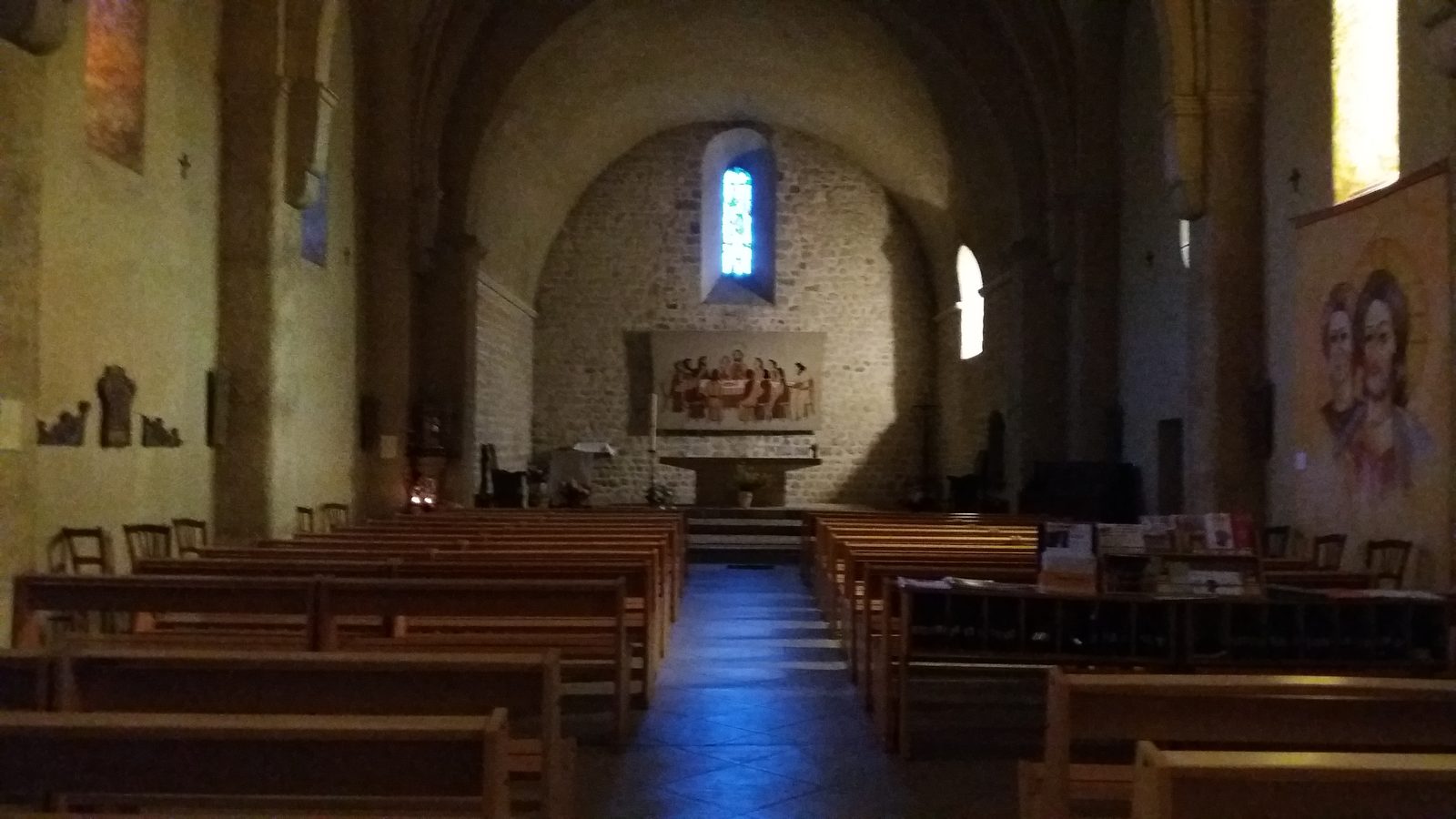 L'intérieur de l'église Notre-Dame de La Motte-Chalancon