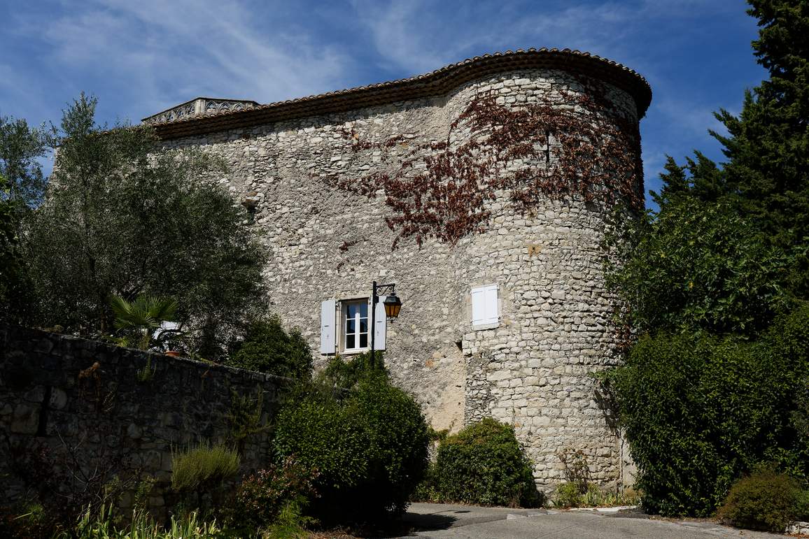 Un pan du château de Puygiron