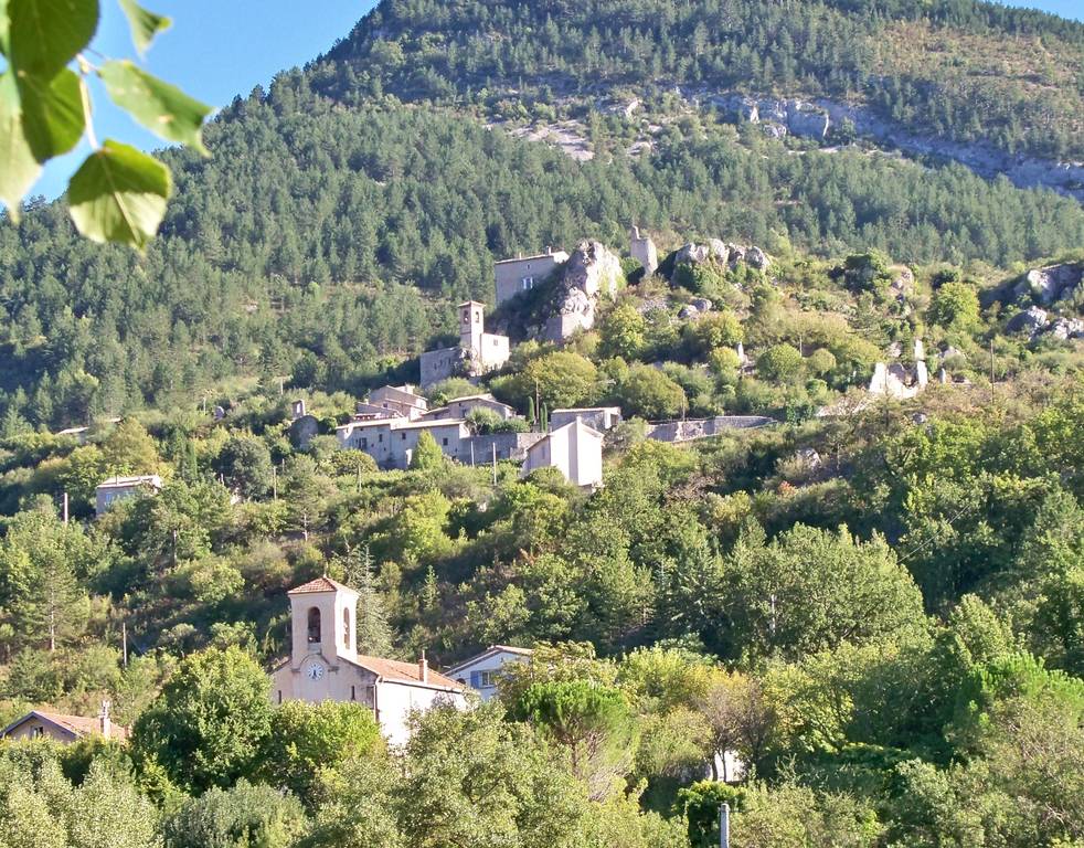 L'église et la chapelle de Sahune