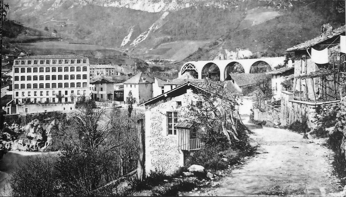 Le chantier de l'aqueduc de la Bourne à Saint-Nazaire-en-Royans en 1877